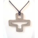 COLLIER CROIX EN ACIER 18 KT AVEC DES CRISTAUX