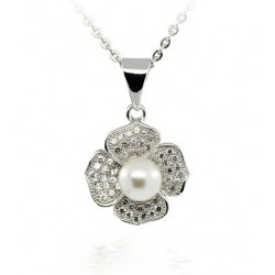 COLLANA QUADRIFOGLIO IN ARGENTO RODIATO ORO BIANCO 18 KT CON ZIRCONI E PERLA