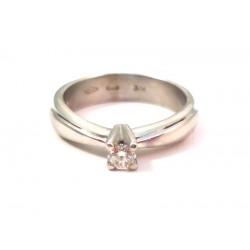 SOLITAIRE BAGUE FEMME EN OR BLANC 18 KT AVEC DES DIAMANTS