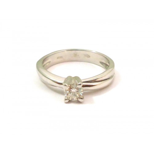 SOLITAIRE RING AUS WEISSGOLD 18 KT MIT DIAMANT